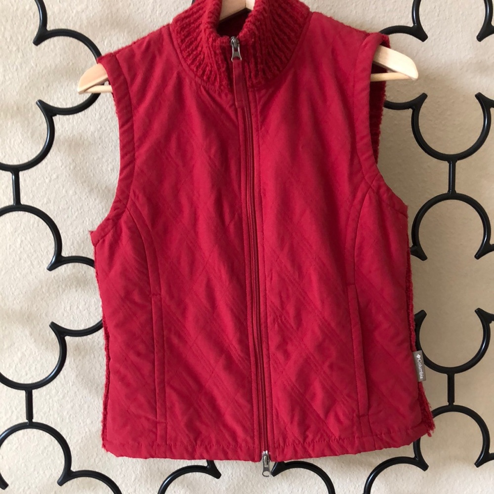 Columbia Red Sleeveless Vest Size M